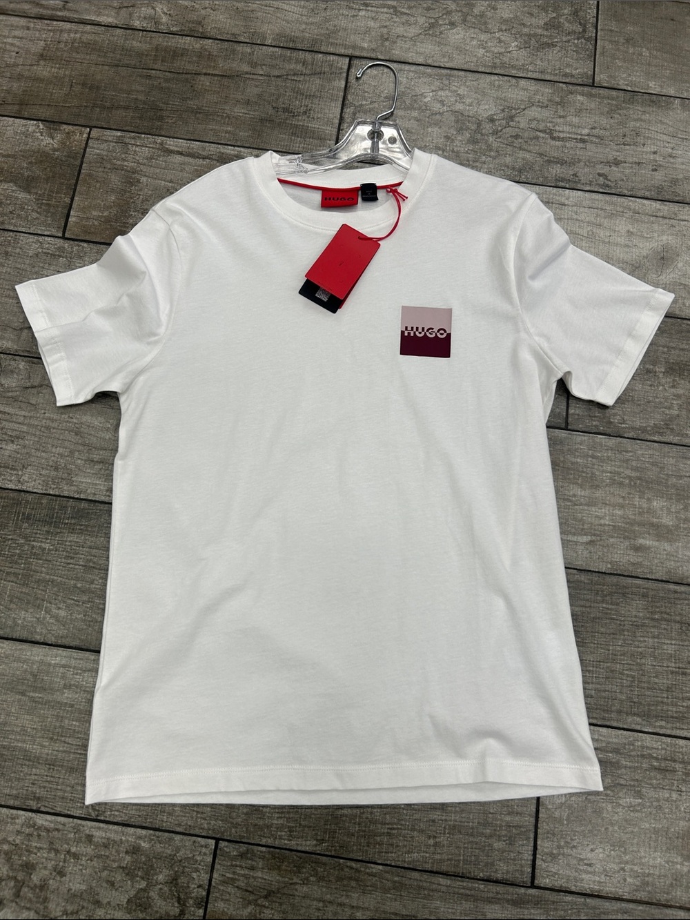 HUGO Men's White Logo Patch Short Sleeve T-Shirt NWT